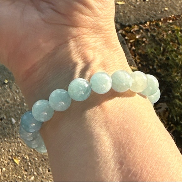 Aquamarine Stone Beads Stretchable Bracelet 10 mm Beads - Picture 11 of 17